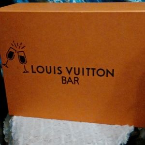 COPY - NWT 9 piece mini bar